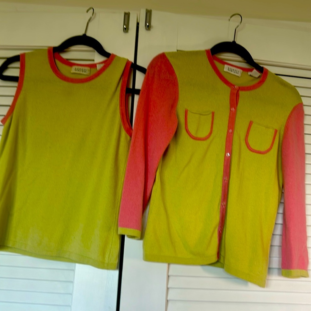 BARNEYS NEWYORK TWIN SET size small